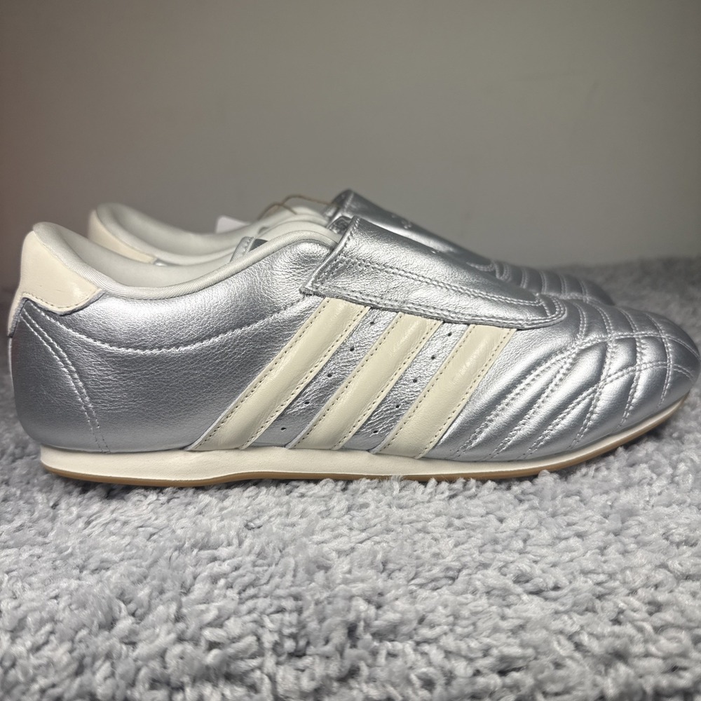 Adidas Taekwondo JS4023 Women's Size 10.5 Silver Athletic Casual Sneakers